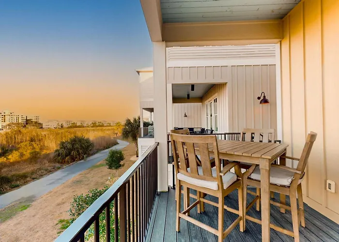 Holiday home Pristine Waterfront Escape Just Steps To With Community Pool Washer Dryer *
